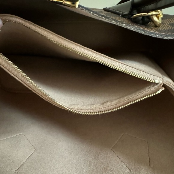 Louis Vuitton Damier Ebene Kensington - Picture 13 of 16